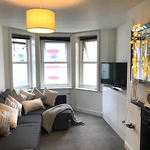 new-refurbished-top-floor-flat-5-min-to-beach-bic.bournemouth-hotels.org/